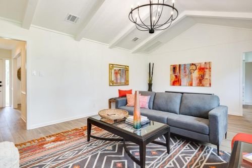 8800 Balcones Clb Dr, Austin TX 78750-3006 exterior