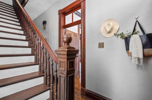 1715 Hickory St, Saint Louis MO 63104-2932 exterior