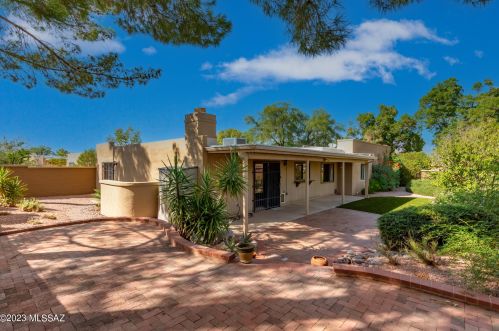 8952 Seneca St, Tucson AZ 85716-3200 exterior