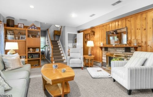 7 Ridge Rd, Hopatcong, NJ 07843-1919