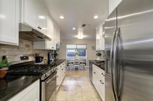 1707 Baywood Ln, Davis CA 95618-0543 exterior