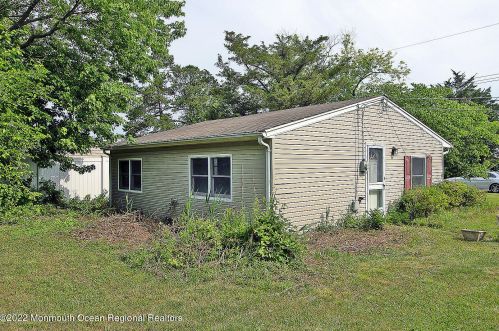 1413 Daytona Rd, Lacey NJ 08731-5016 exterior