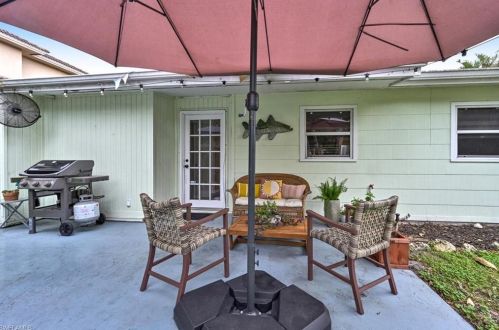 5148 Napoli Dr, Naples FL 34103-8957 exterior