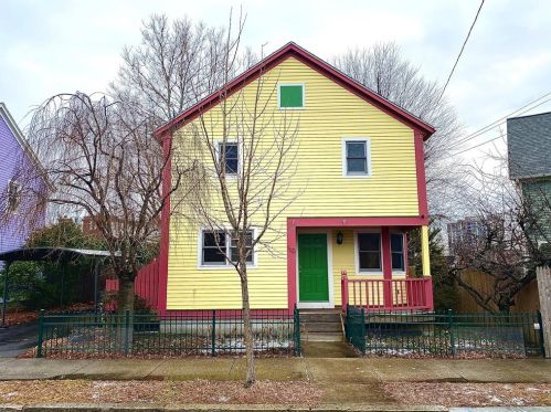 110 De Pasquale Ave, Providence, RI 02903-1542