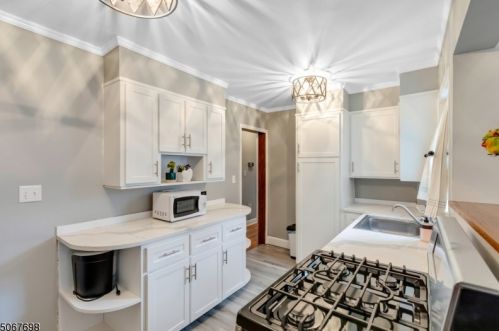 49 Ashby Ave, Livingston NJ 07039-2025 exterior