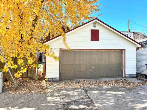 2858 Booth St, Milwaukee WI 53212-2535 exterior