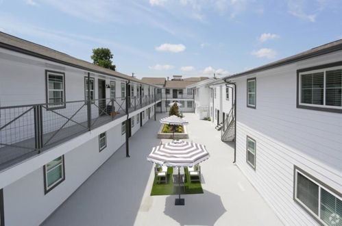 4633 Fairmount St, Dallas TX  75219-1129 exterior