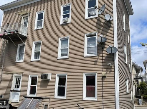 275 Diamond Hl Rd, Woonsocket RI 02895-1504 exterior