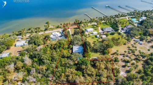 9101 Indian Riv Dr, Fort Pierce FL 34982-7824 exterior