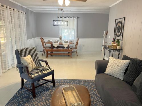 453 Squirrel Rd, Defuniak Springs FL 32433-7682 exterior