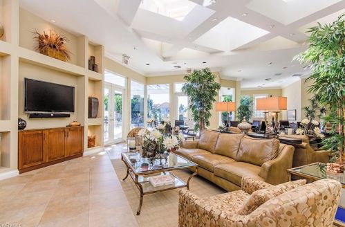 242 Colonade Cir, Naples FL 34103-8732 exterior