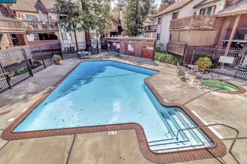 2055 Sierra Rd, Concord CA  94518-2904 exterior