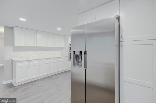 8901 Linton Ln, Alexandria VA 22308-2438 exterior