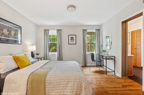 5800 Kenneth Ave, Chicago IL  60646-5910 exterior