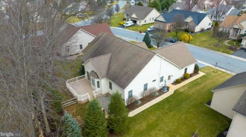 107 Kilgannon Ln, Lancaster PA 17603-9050 exterior