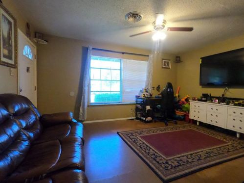 1619 Ashberry Dr, Austin TX 78723-1106 exterior