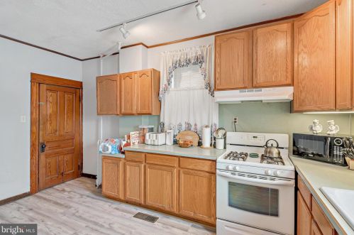 373 High St, Hanover PA 17331-3922 exterior