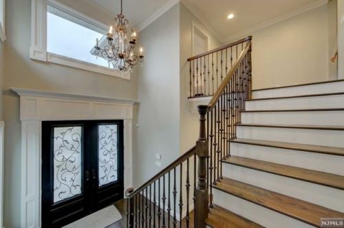 76 Westervelt Pl, Cresskill, NJ 07626-1620