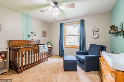 2224 Ariel St, Saint Paul MN 55109-2852 exterior