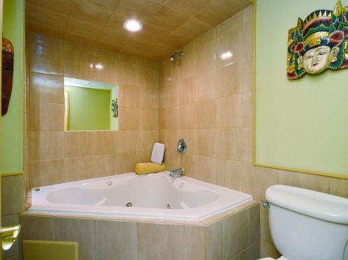 1408 Jarvis Ave, Chicago IL 60626-2002 exterior