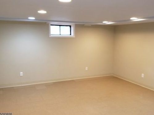 12 Adamsville Rd, Bridgewater NJ 08807-3049 exterior