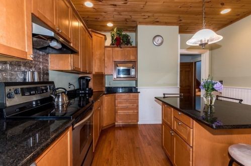 104 Winthrop St, Taunton MA 02780-4162 exterior