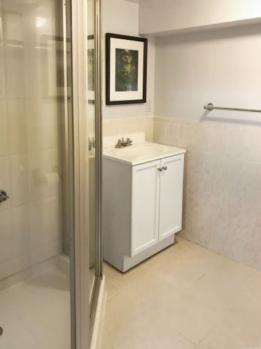 25 Henry St, Valley Stream NY 11580-1015 exterior