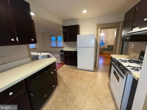 131 Marne Ave, Tavistock NJ 08033-1443 exterior