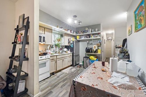 1506 Crosby Ave, Bronx NY 10461-4901 exterior