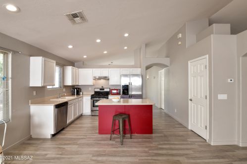 2245 Rio Vistoso Ln, Tucson AZ 85755-1911 exterior