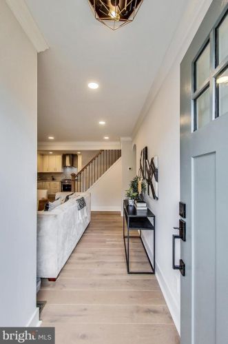 403 Dale Dr, Silver Spring MD  20910-5528 exterior