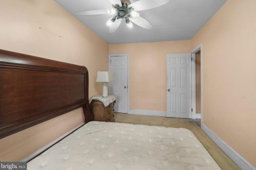 6118 Erdrick St, Philadelphia PA  19135-3517 exterior