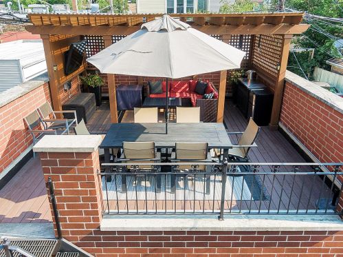 1542 Oakdale Ave, Chicago IL 60657-4024 exterior