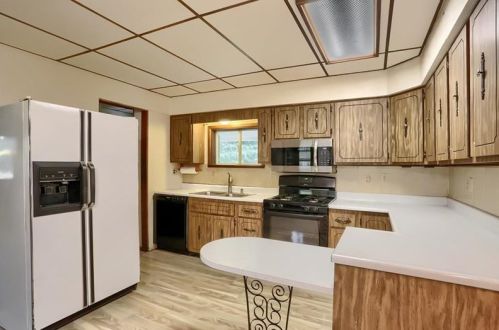 8 Ridge Ave, Pittsburgh PA 15221-4112 exterior