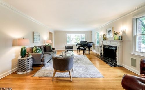 14 Lewis Dr, Maplewood NJ 07040-1005 exterior