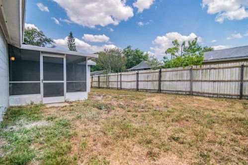 10112 Enchanted Oaks Ct, Tampa FL  33615-1616 exterior