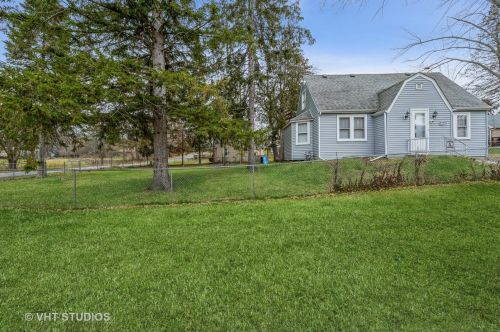 4810 Hilltop Dr, Bull Valley, IL 60097-8328