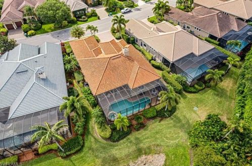 5729 Hammock Is Dr, Naples FL 34119-4695 exterior