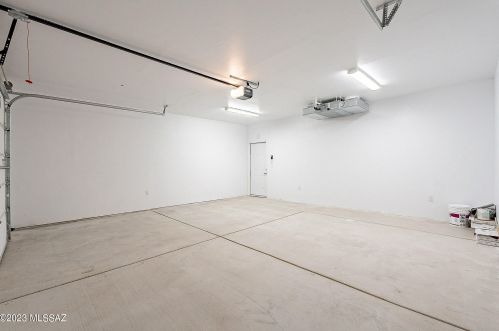 6520 Calle Herculo, Tucson AZ  85710-5620 exterior