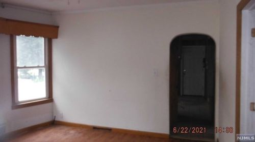 118 Dixon Ave, Paterson NJ  07501-2524 exterior