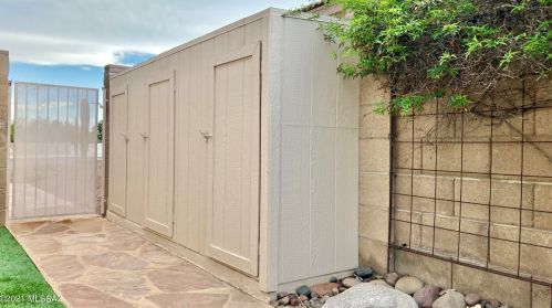 1935 Cholla Vista Dr, Tucson AZ  85704-1089 exterior