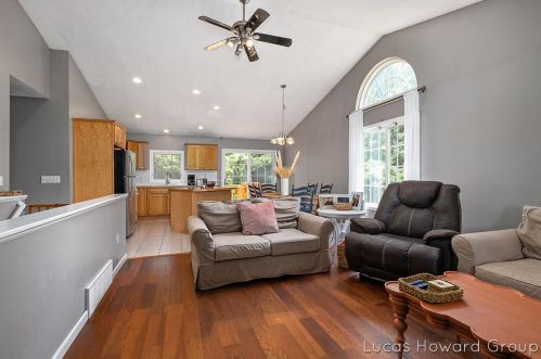 14660 Aveinida Dr, Cedar Springs, MI 49319-8362