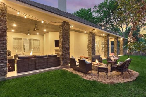 12122 Hawthorne Dr, Montgomery TX 77356-5449 exterior