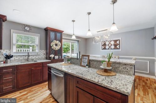 636 Bunch Ave, Glen Burnie MD 21060-6940 exterior