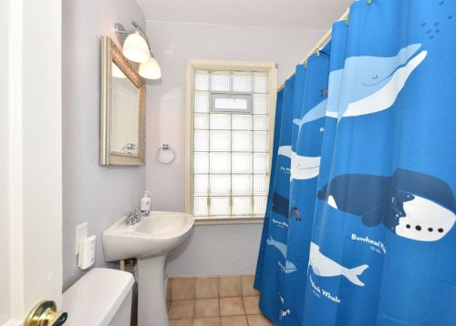 480 49th St, Milwaukee WI  53208-3664 exterior