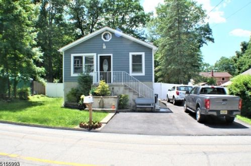 14 Lackawanna Trl, Hopatcong NJ  07843-1215 exterior