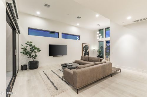 7729 13th Pl, Phoenix AZ  85020-4202 exterior