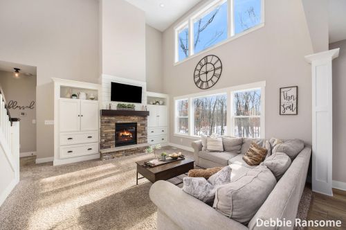 1839 Starr View Ln, Middlevle MI 49333-8061 exterior