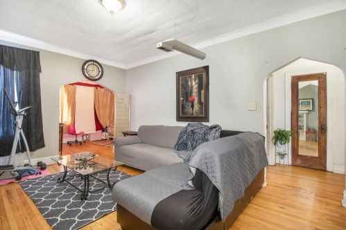 2629 Ridgeway Ave, Chicago IL 60659-1118 exterior