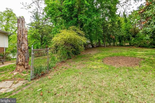 4301 Laurel Rd, Alexandria VA 22309-2520 exterior